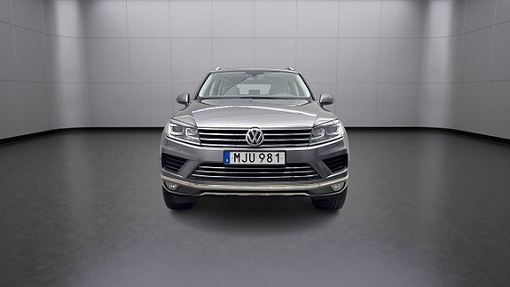 Volkswagen Touareg 4 of 5