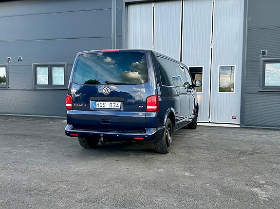 Volkswagen Caravelle 5 of 5