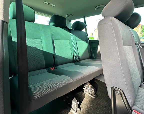 Volkswagen Caravelle 10 of 12