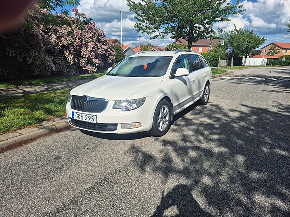 Skoda Superb 3 of 5