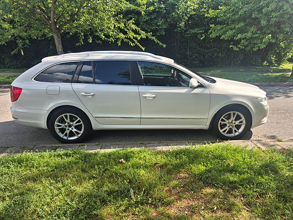 Skoda Superb 4 of 5