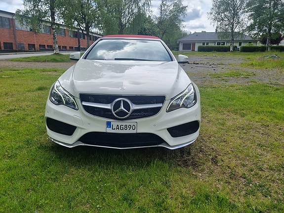 Mercedes-Benz E500 5 of 5