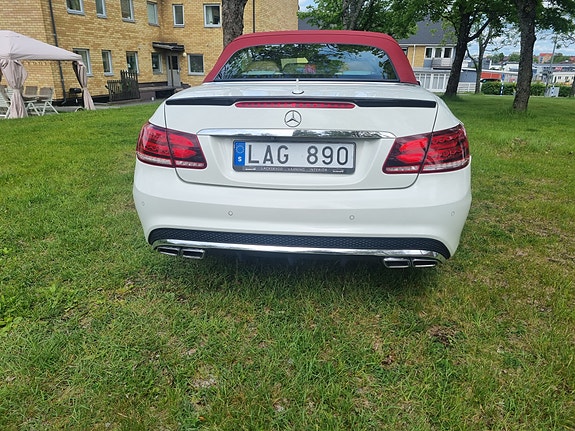 Mercedes-Benz E500 3 of 5