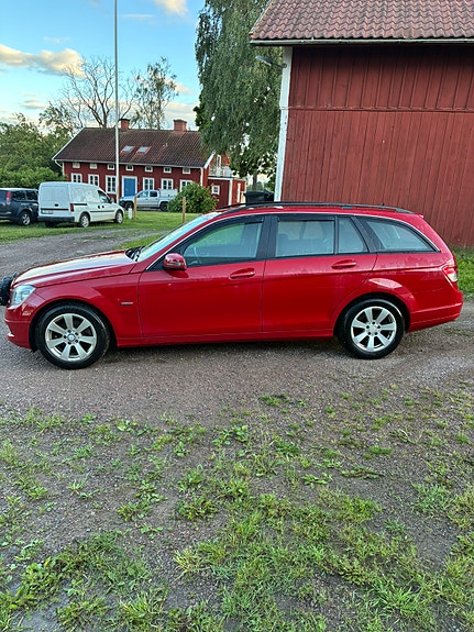Mercedes-Benz C220 5 of 5