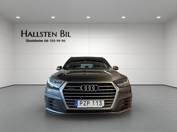 Audi Q7 3 of 5