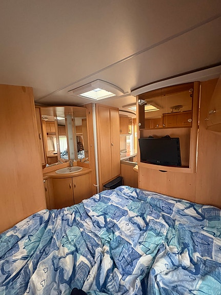 Hobby 560 Kmfe DE Luxe (3våningsäng) 5 of 8