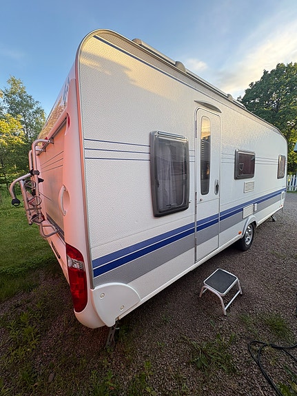 Hobby 560 Kmfe DE Luxe (3våningsäng) 2 of 8