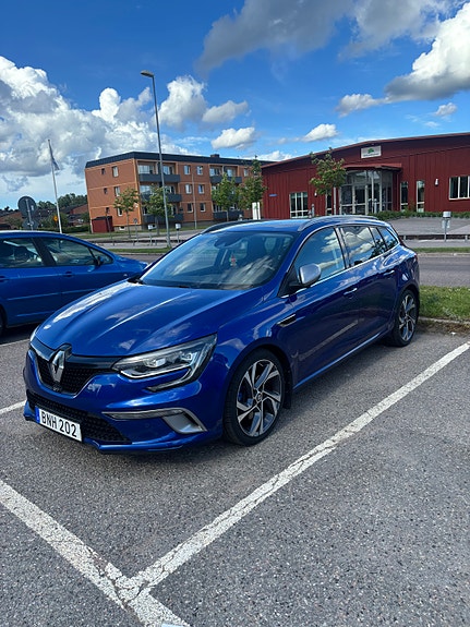 Renault Megane IV 4 of 5