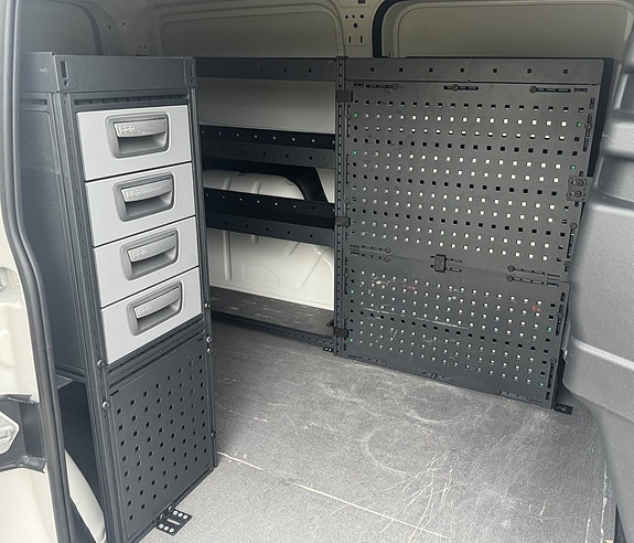 Volkswagen Caddy Maxi 10 of 23