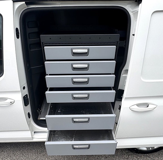 Volkswagen Caddy Maxi 11 of 23