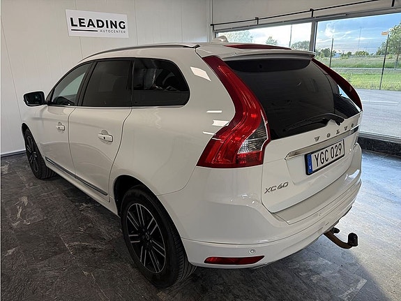 Volvo XC60 2 of 5