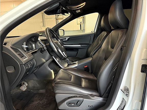 Volvo XC60 4 of 5