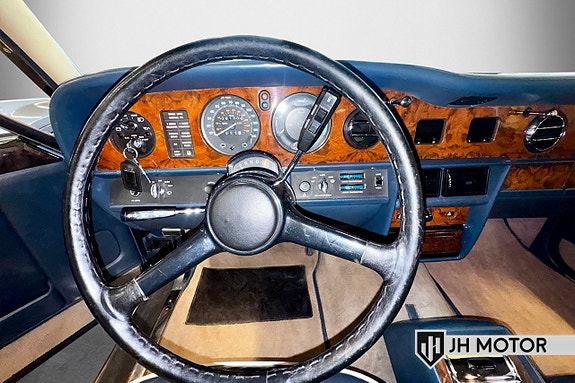 Rolls Royce Silver Spur 21 of 26