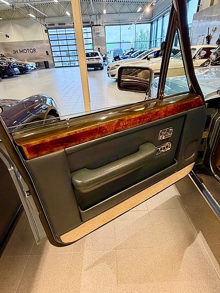 Rolls Royce Silver Spur 26 of 26