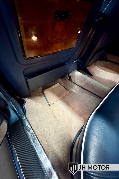 Rolls Royce Silver Spur 23 of 26