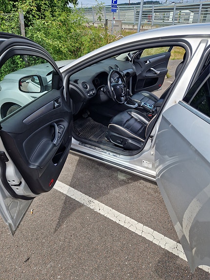 Ford Mondeo 13 of 15