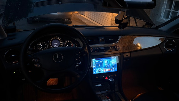 Mercedes-Benz CLS350 4 of 11