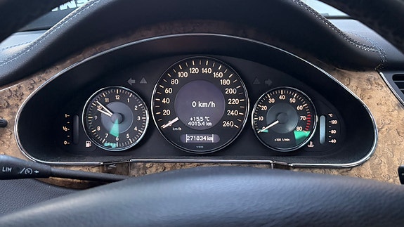 Mercedes-Benz CLS350 8 of 11