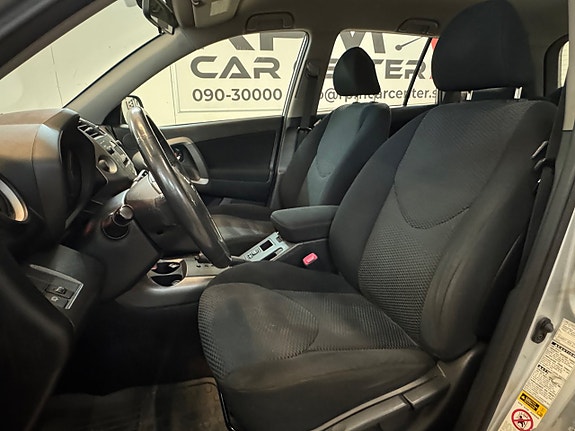 Toyota RAV4 18 of 26