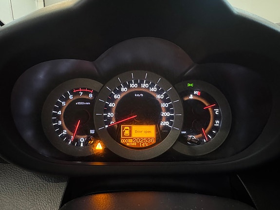 Toyota RAV4 11 of 26