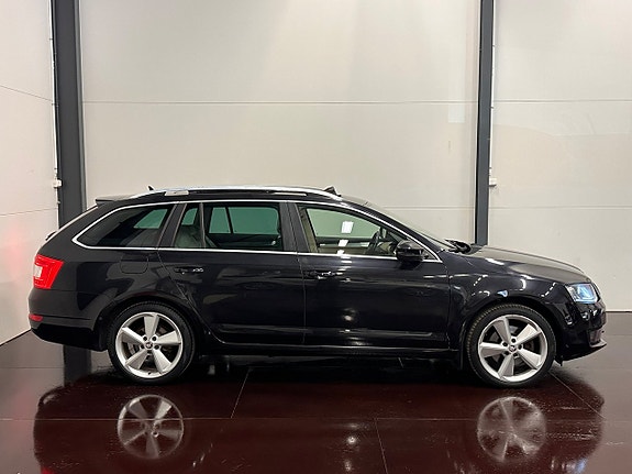 Skoda Octavia 3 of 5