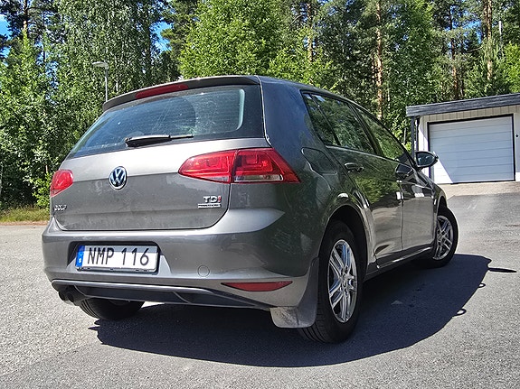 Volkswagen Golf VII 2 of 5