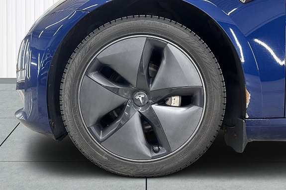 Tesla Model 3 3 of 5