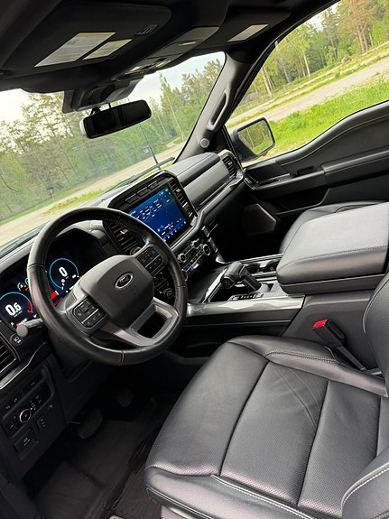 Ford F-150 4 of 5