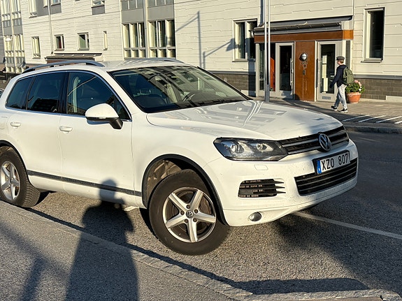 Volkswagen Touareg 3 of 8