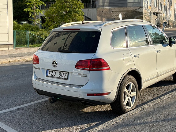 Volkswagen Touareg 4 of 8