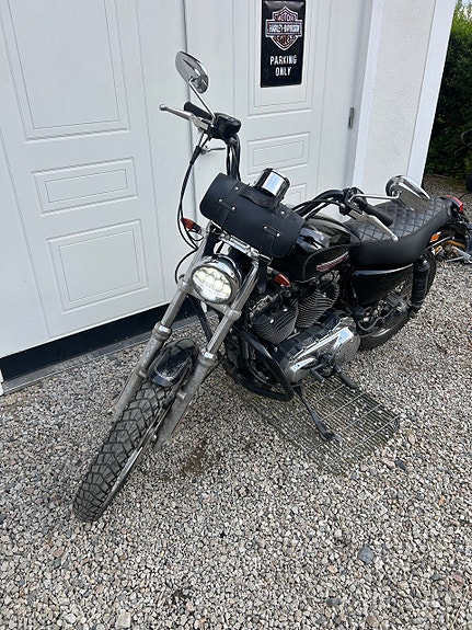Harley-Davidson 1200 Custom 3 of 5