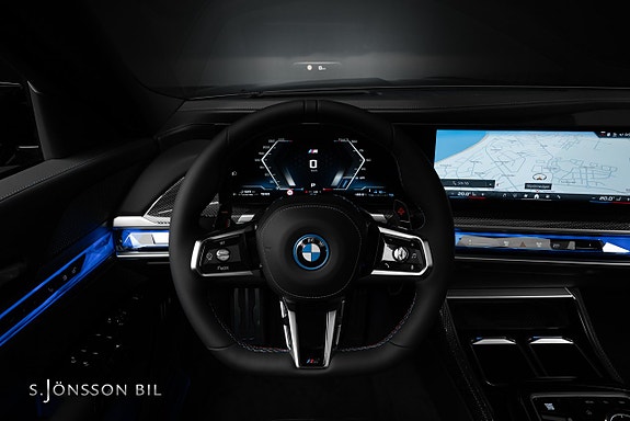 BMW M760e 22 of 27