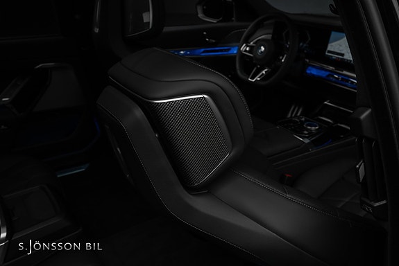BMW M760e 27 of 27