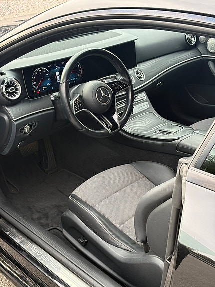 Mercedes-Benz E200 5 of 5