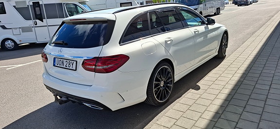 Mercedes-Benz C200 3 of 5