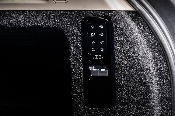 Land Rover Range Rover 23 of 23