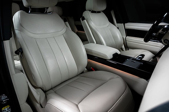 Land Rover Range Rover 16 of 23