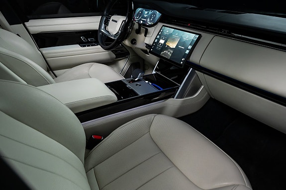 Land Rover Range Rover 14 of 23