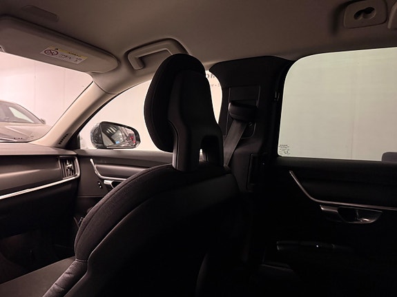 Volvo V90 27 of 29