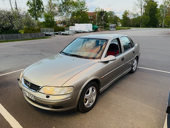 Opel Vectra 2 of 5