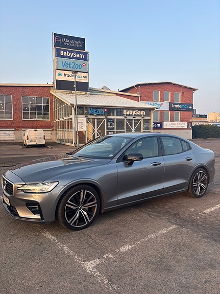 Volvo S60 3 of 5