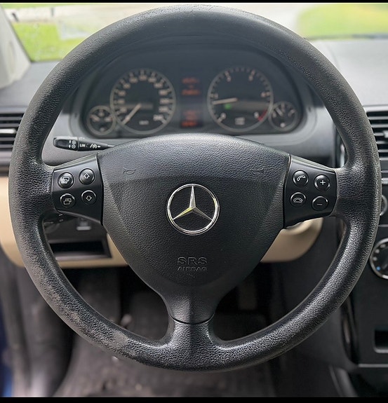 Mercedes-Benz A180 15 of 16