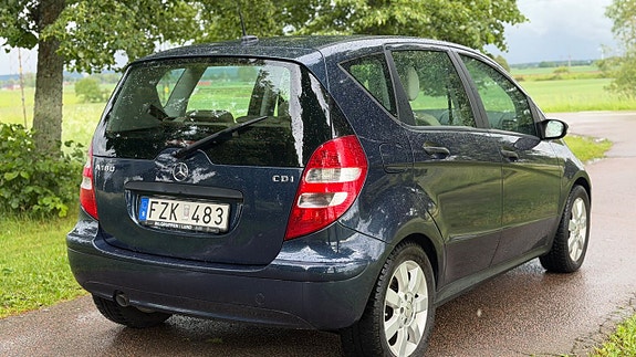 Mercedes-Benz A180 3 of 5