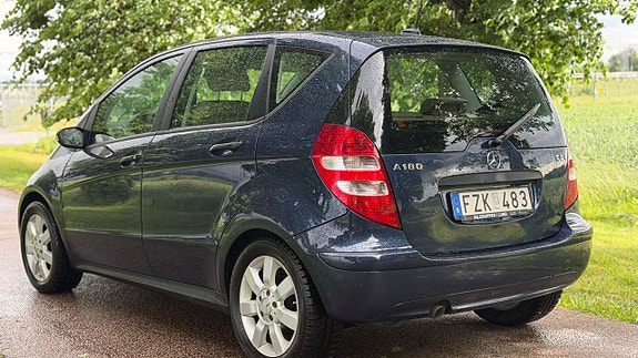 Mercedes-Benz A180 4 of 5