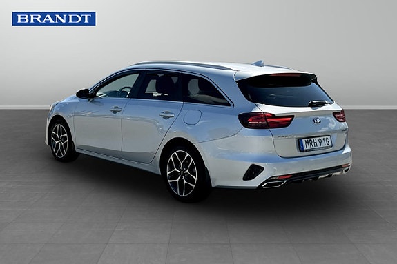 Kia Ceed 2 of 5