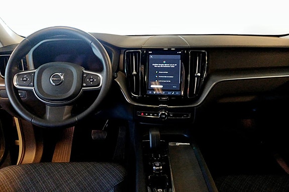 Volvo XC60 4 of 9