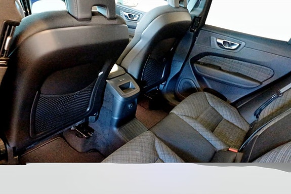 Volvo XC60 8 of 9