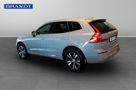 Volvo XC60 2 of 9