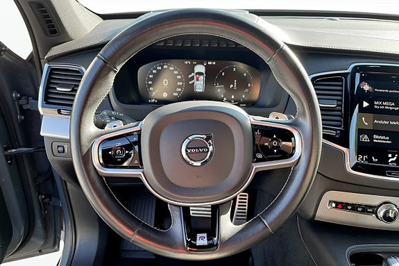 Volvo XC90 7 of 9