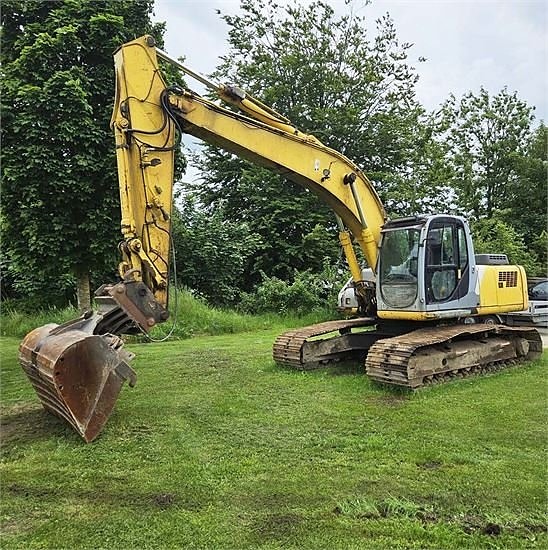 New Holland / Kobelco E215 - 22 ton 2 of 5